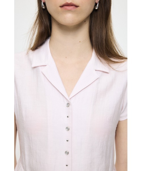 MOUSSY(マウジー)の「STUDDED OPEN COLLAR シャツ(シャツ/ブラウス・レディース・ライトピンク/ライトブラック/オフホワイト・1/2)」の16枚目の写真