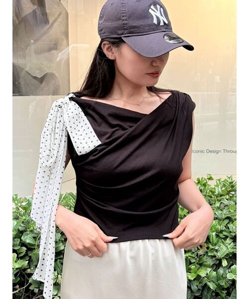 LAGUNAMOON(ラグナムーン)の「ドットリボンドレープカットソー 【夏服】(Tシャツ/カットソー・レディース・ホワイト/ブラウン/ブラック/ライトブルー・FREE)」の2枚目の写真
