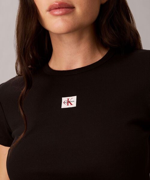 Calvin Klein(カルバン・クライン)の「ウーヴンレーベルショートスリーブリブTシャツ(Tシャツ/カットソー・レディース・ブラック/ホワイト・M/XS/S)」の7枚目の写真