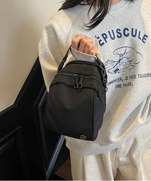 ミニショルダーバッグ　かわいいクロスボディバッグ 軽量 仕切り多め 旅行万能ミニバッグ