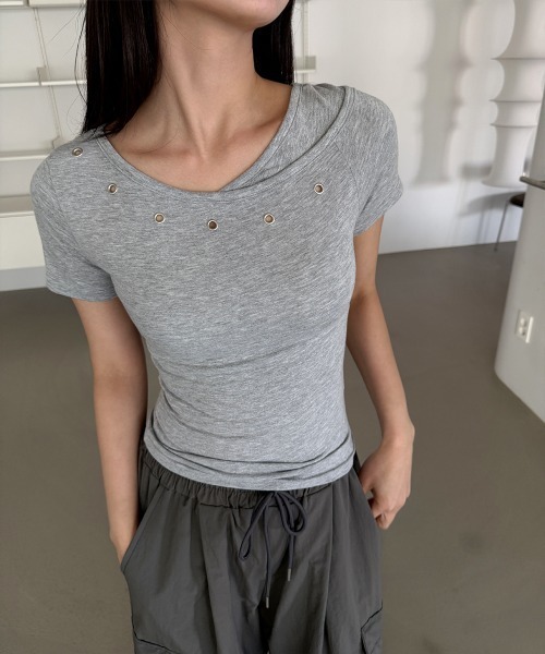 4INT.（フォイント）の「アイレット 無地 ボートネック 半袖 Tシャツ（Tシャツ/カットソー・レディース・ブラック/グレー/ホワイト・FREE）」の3枚目の写真