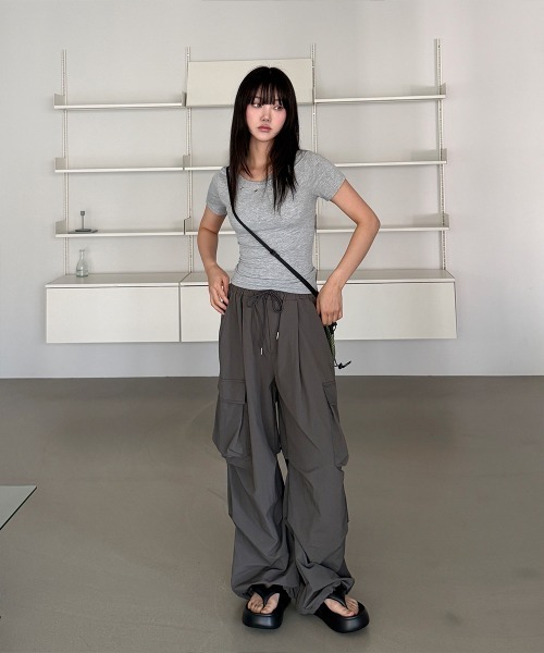 4INT.（フォイント）の「アイレット 無地 ボートネック 半袖 Tシャツ（Tシャツ/カットソー・レディース・ブラック/グレー/ホワイト・FREE）」の22枚目の写真