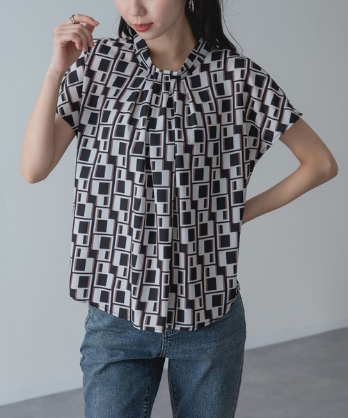 ANNA LUNA(アンナルナ)の「【ANNA LUNA】顔まわりを華やかに彩る 衿タック フレンチ袖 ブラウス(シャツ/ブラウス・レディース・ブラック/ベージュ・MEDIUM)」の18枚目の写真