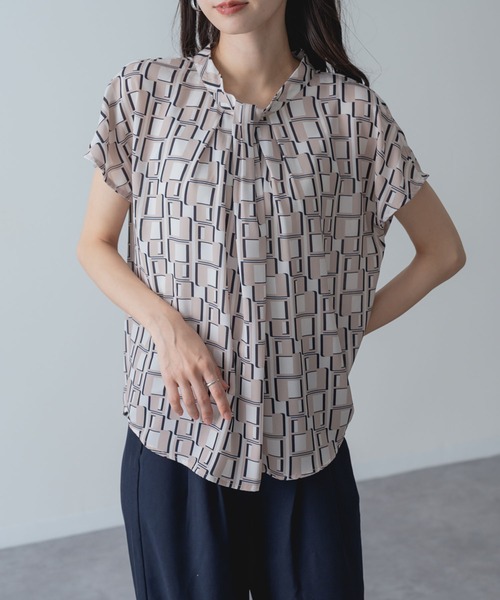 ANNA LUNA(アンナルナ)の「【ANNA LUNA】顔まわりを華やかに彩る 衿タック フレンチ袖 ブラウス(シャツ/ブラウス・レディース・ブラック/ベージュ・MEDIUM)」の12枚目の写真