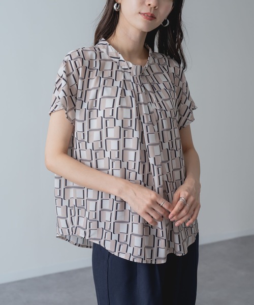 ANNA LUNA(アンナルナ)の「【ANNA LUNA】顔まわりを華やかに彩る 衿タック フレンチ袖 ブラウス(シャツ/ブラウス・レディース・ブラック/ベージュ・MEDIUM)」の17枚目の写真