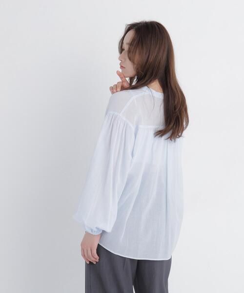NATURAL BEAUTY BASIC(ナチュラルビューティーベーシック)の「スキッパードルマンシャツ(シャツ/ブラウス・レディース・ピンク/ブルー/オフホワイト/ブラック・FREE)」の6枚目の写真