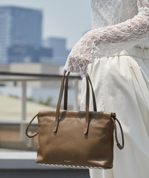 YAHKI（ヤーキ）の「YAHKI/ヤーキ LEATHER 牛革レザー 巾着ハンドバッグ ブランドロゴ コンパクト デイリー レディース 2026秋冬 秋服（ハンドバッグ）」
