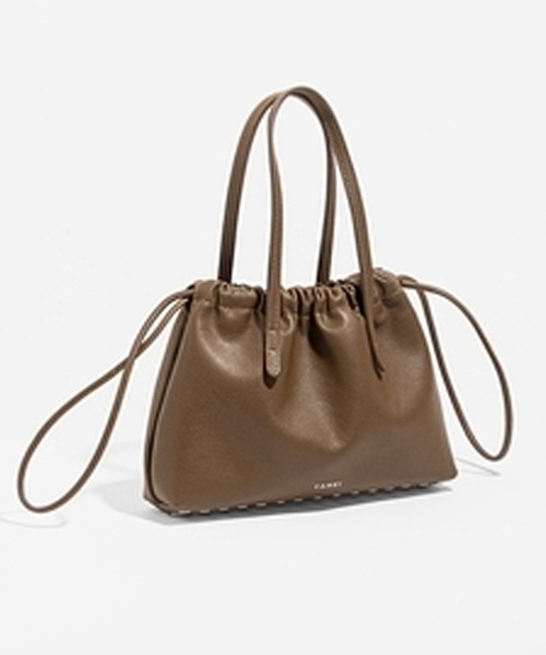 YAHKI(ヤーキ)の「YAHKI/ヤーキ LEATHER 牛革レザー 巾着ハンドバッグ ブランドロゴ コンパクト デイリー レディース 2026秋冬 秋服(ハンドバッグ・メンズ・ブラック/ブラウン・ONE SIZE)」の7枚目の写真