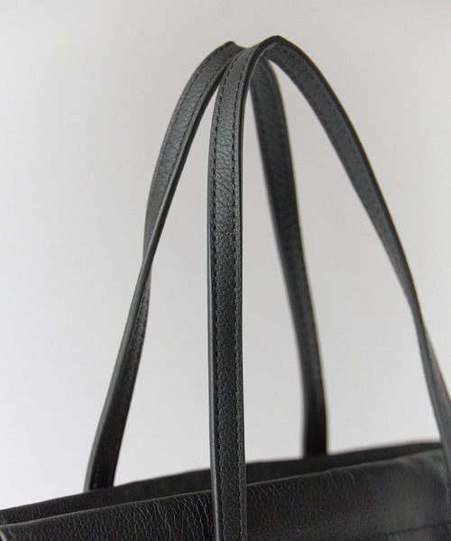 YAHKI(ヤーキ)の「YAHKI/ヤーキ LEATHER 牛革レザー 巾着ハンドバッグ ブランドロゴ コンパクト デイリー レディース 2026秋冬 秋服(ハンドバッグ・メンズ・ブラック/ブラウン・ONE SIZE)」の8枚目の写真