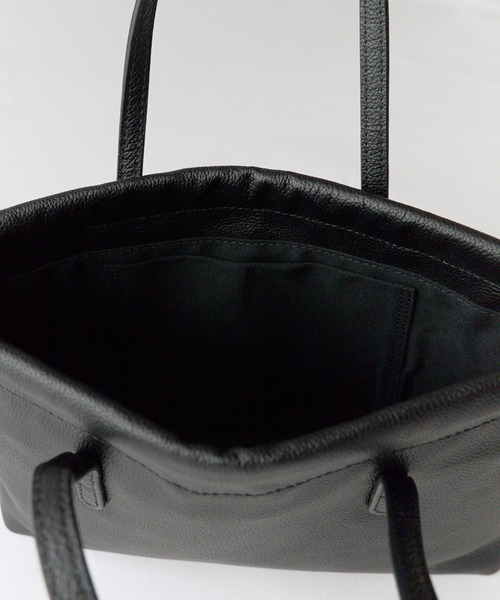 YAHKI(ヤーキ)の「YAHKI/ヤーキ LEATHER 牛革レザー 巾着ハンドバッグ ブランドロゴ コンパクト デイリー レディース 2026秋冬 秋服(ハンドバッグ・メンズ・ブラック/ブラウン・ONE SIZE)」の11枚目の写真