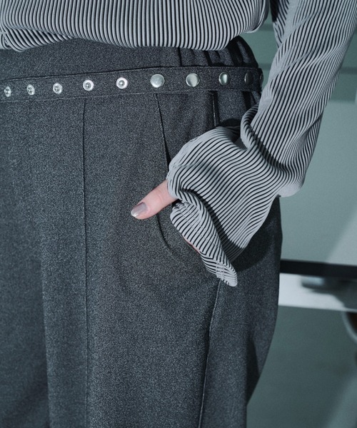seyto（セイト）の「Rivet-belt georgette wide straight trousers / リベットベルトジョーゼットワイドストレートスラックス（スラックス・メンズ・グレー/ブラック・1/2/3）」の8枚目の写真