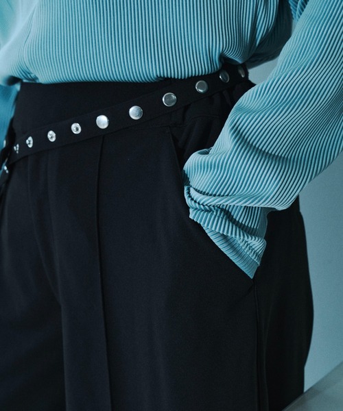 seyto（セイト）の「Rivet-belt georgette wide straight trousers / リベットベルトジョーゼットワイドストレートスラックス（スラックス・メンズ・グレー/ブラック・1/2/3）」の22枚目の写真