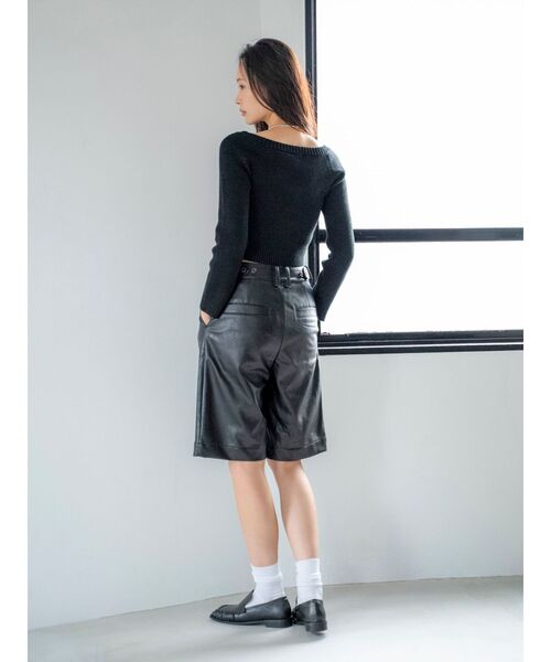Ungrid(アングリッド)の「タックデザインハーフパンツ(その他パンツ・レディース・ブラック/ベージュ・FREE)」の13枚目の写真