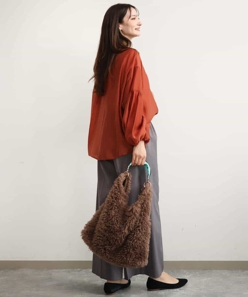 MK MICHEL KLEIN（エムケーミッシェルクラン）の「[洗える]ボリュームスリーブサテンブラウス（シャツ/ブラウス・レディース・ネイビー/オレンジ・38）」の11枚目の写真