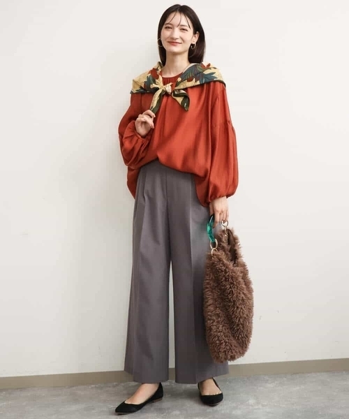 MK MICHEL KLEIN（エムケーミッシェルクラン）の「[洗える]ボリュームスリーブサテンブラウス（シャツ/ブラウス・レディース・ネイビー/オレンジ・38）」の13枚目の写真