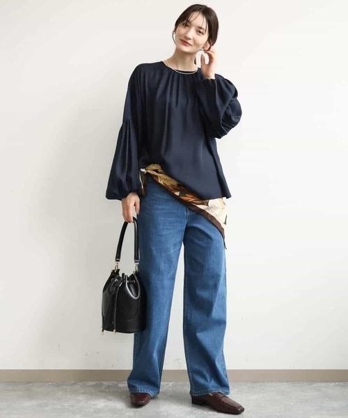 MK MICHEL KLEIN（エムケーミッシェルクラン）の「[洗える]ボリュームスリーブサテンブラウス（シャツ/ブラウス・レディース・ネイビー/オレンジ・38）」の17枚目の写真