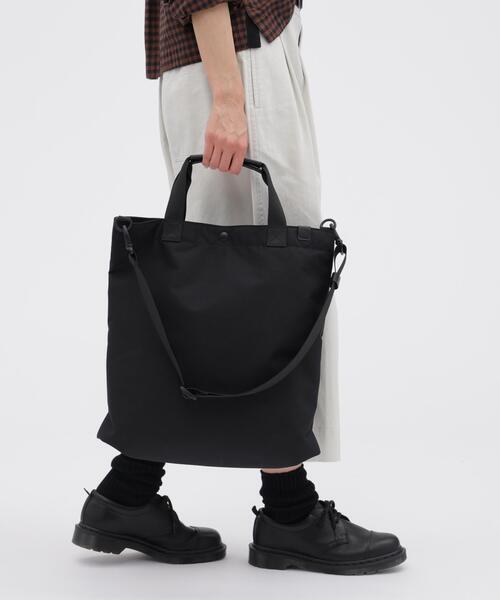 MHL.(エムエイチエル)の「NYLON CANVAS(ショルダーバッグ・レディース・ブラック/ベージュ・FREE)」の12枚目の写真