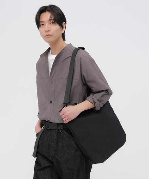 MHL.(エムエイチエル)の「NYLON CANVAS(ショルダーバッグ・レディース・ブラック/ベージュ・FREE)」の13枚目の写真