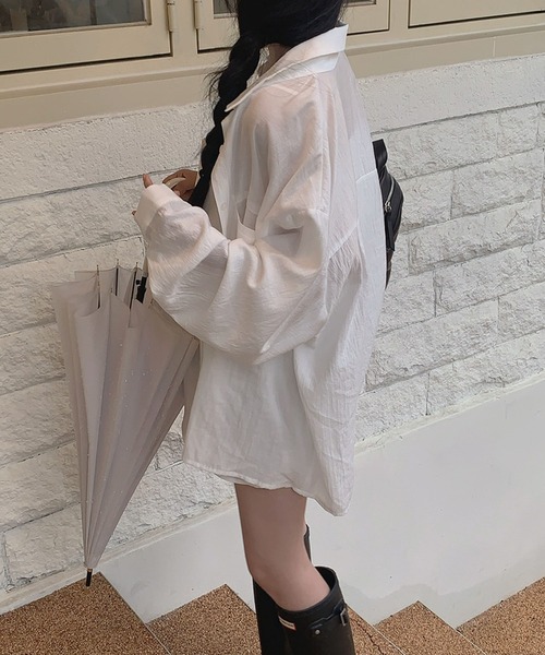 Girly Doll(ガーリードール)の「オーバーサイズシャツ&キャミソール 2点セット(シャツ/ブラウス・レディース・グレー/ホワイト/ブルー・FREE)」の5枚目の写真
