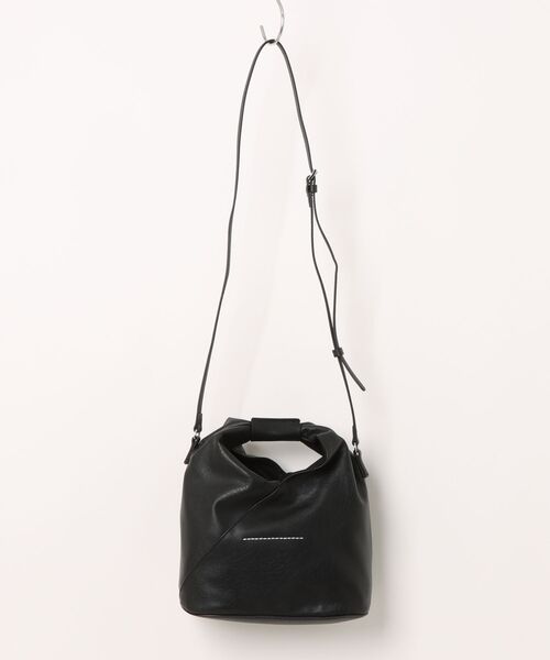 MM6 Maison Margiela(エムエムシックス メゾン マルジェラ)の「MM6 WOMAN Japanese Crossbody Bag(ショルダーバッグ・レディース・ブラック・FREE)」の2枚目の写真