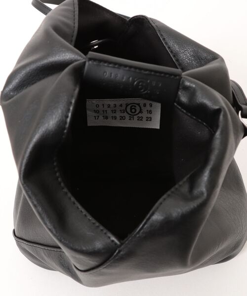 MM6 Maison Margiela(エムエムシックス メゾン マルジェラ)の「MM6 WOMAN Japanese Crossbody Bag(ショルダーバッグ・レディース・ブラック・FREE)」の4枚目の写真