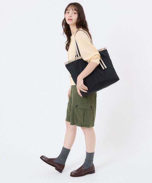 LeSportsac（レスポートサック）の「LG HANDLE ADJ TOTE ブラック/ブラックベージュウェビング（トートバッグ・レディース・ブラック・FREE）」の3枚目の写真