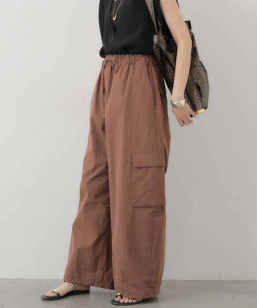 SLOBE IENA(スローブイエナ)の「《追加》CNドレープポプリンカーゴパンツ(カーゴパンツ・レディース・カーキ/ブラウン・36/38)」の17枚目の写真