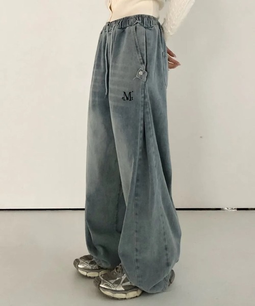 MUCENT(ムセント)の「MUCENT/FLUIDボタンデニムパンツ(デニムパンツ・レディース・ブラック/ライトブルー・SMALL)」の1枚目の写真