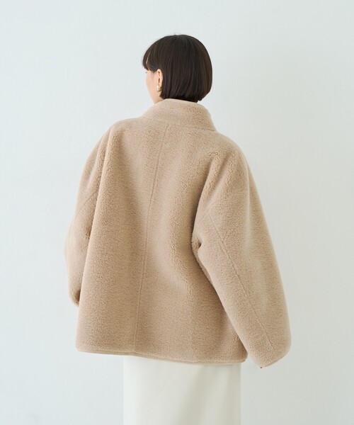 Rouge vif Anna(ルージュヴィフアンナ)の「【2サイズ展開】2WAYスタンドカラースエードライクリバーシブルボアコート(その他アウター・レディース・ベージュ/チャコールグレー・36/38)」の9枚目の写真