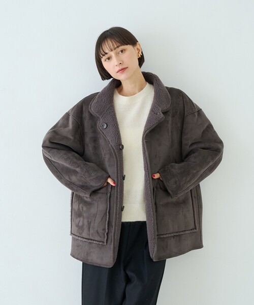 Rouge vif Anna(ルージュヴィフアンナ)の「【2サイズ展開】2WAYスタンドカラースエードライクリバーシブルボアコート(その他アウター・レディース・ベージュ/チャコールグレー・36/38)」の11枚目の写真
