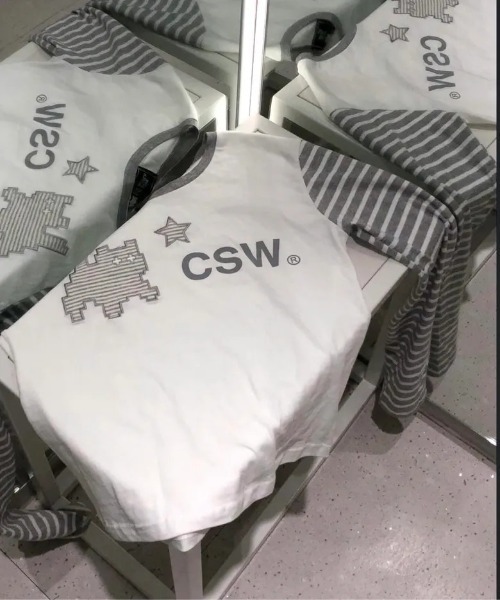 CATSAVETHEWORLD(キャットセーブザワールド)の「◇CATSAVETHEWORLD◇ブランド直輸入正規品/Mine キャットストライプ長袖Tシャツ Mine Cat Stripe Long Sleeve Tee(Tシャツ/カットソー・レディース・グレー/ブラック・FREE)」の10枚目の写真