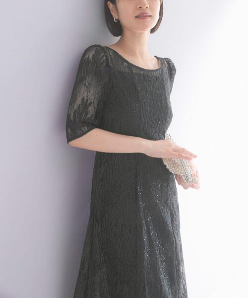 URBAN RESEARCH ROSSO WOMEN(アーバンリサーチ ロッソ)の「kaene スパンコールアネモネドレス(ワンピース・レディース・ライトグレー・36)」の3枚目の写真