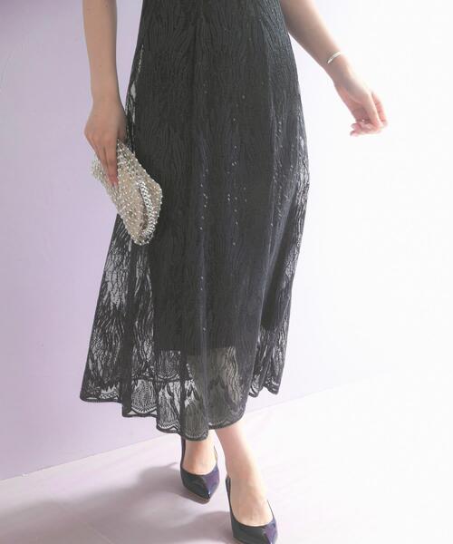 URBAN RESEARCH ROSSO WOMEN(アーバンリサーチ ロッソ)の「kaene スパンコールアネモネドレス(ワンピース・レディース・ライトグレー・36)」の4枚目の写真