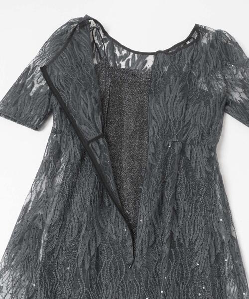 URBAN RESEARCH ROSSO WOMEN(アーバンリサーチ ロッソ)の「kaene スパンコールアネモネドレス(ワンピース・レディース・ライトグレー・36)」の2枚目の写真