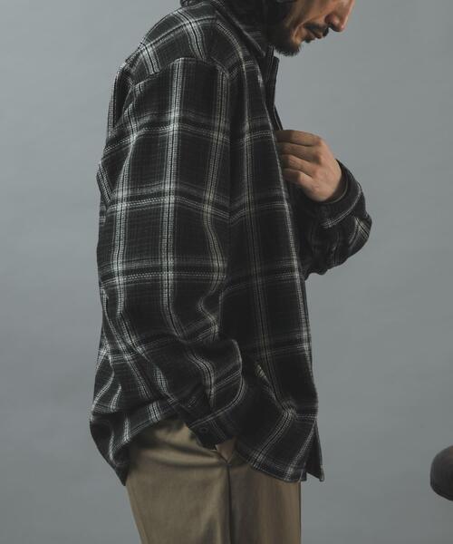 ITEMS URBANRESEARCH(アイテムズ アーバンリサーチ)の「ツイードチェックリングドットボタンシャツ(シャツ/ブラウス・メンズ・ブラック/オリーブ/レッド・LARGE/MEDIUM)」の6枚目の写真