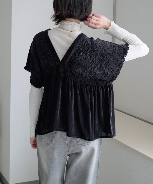 Rejoule（リジュール）の「シャーリングフレンチスリーブトップス（シャツ/ブラウス・レディース・ダークブラウン/ブラック/アイボリー・FREE）」の11枚目の写真