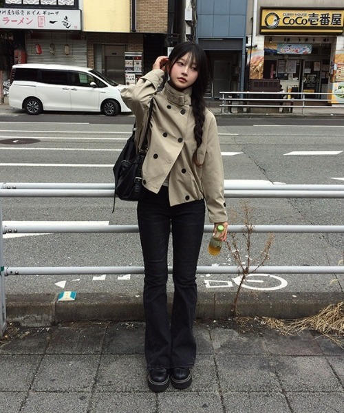 anyonemore(エニワンモア)の「ウォッシュドブーツカットデニムパンツ(デニムパンツ・レディース・ブラック・LARGE/MEDIUM/SMALL)」の3枚目の写真
