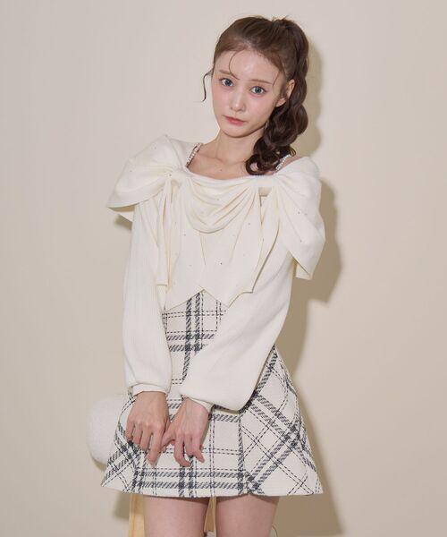 MAJESTIC LEGON（マジェスティックレゴン）の「キラキラダブルリボンオフショルニット（ニット/セーター・レディース・ピンク系その他2/アイボリー/ライトグレー/ブラック系その他・MEDIUM）」の9枚目の写真