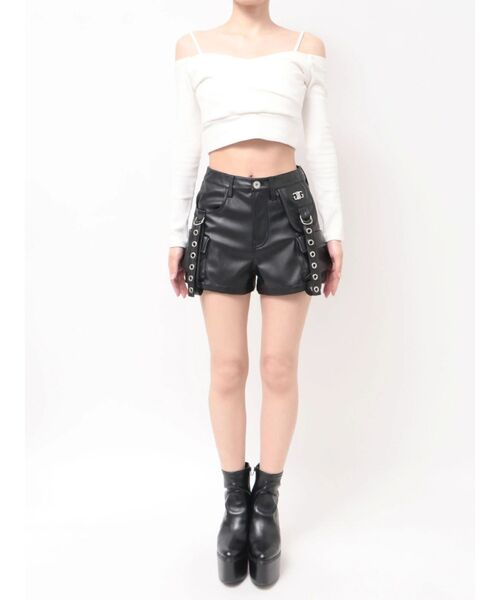 GYDA(ジェイダ)の「ハイウエストEYELET STRAP CARGOフェイクレザーショートパンツ(その他パンツ・レディース・ブラック・MEDIUM/SMALL)」の7枚目の写真