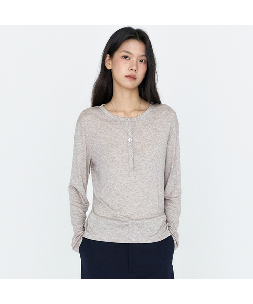 MONGDOL（モンドル）の「ウール・テンセル ヘンリーネック長袖Tシャツ MDTS112_6 Colors（Tシャツ/カットソー・レディース・ホワイト/ブラック/ライトグレー/ブラウン/ベージュ/ピンク・F）」の5枚目の写真