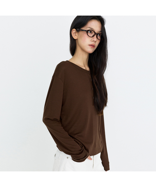 MONGDOL（モンドル）の「ウール・テンセル ヘンリーネック長袖Tシャツ MDTS112_6 Colors（Tシャツ/カットソー・レディース・ホワイト/ブラック/ライトグレー/ブラウン/ベージュ/ピンク・F）」の4枚目の写真