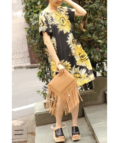 FIGARO Paris(フィガロパリ)の「GIANNI CHIARINI フリンジクラッチバッグ◆(クラッチバッグ・レディース・ブラック/ブラウン・FREE)」の12枚目の写真