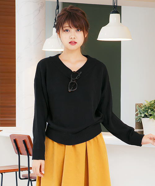 KOBE LETTUCE(コウベレタス)の「Vネックシンプルニットトップス(ニット/セーター・レディース・グレー/アイボリー/ブラック/ホワイト系その他/ブラウン/ピンク/ネイビー/ボルドー/ローズ/ブラック×ホワイト/マスタード/ラベンダー/ミント・ONE SIZE/FREE)」の4枚目の写真