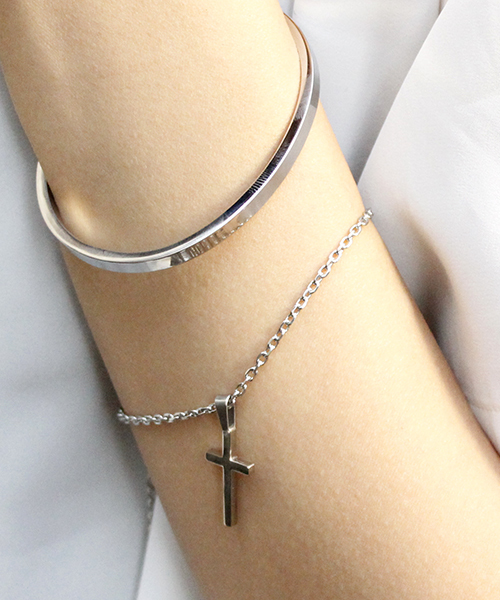 YArKA（ヤーカ）の「【YArKA / ヤーカ】stainless plane bangle1/ステンレスプレーンバングル1（バングル/リストバンド・メンズ・シルバー/ゴールド/ブラック・FREE）」の10枚目の写真