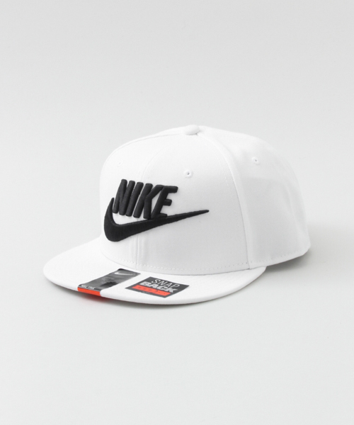 NIKE(ナイキ)の「NIKE スナップバックフューチュラ(キャップ・レディース・ブラック/ネイビー/ホワイト/グリーン・ONE)」の8枚目の写真