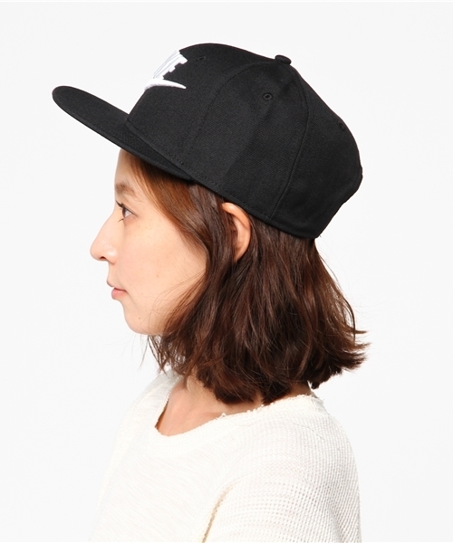 NIKE(ナイキ)の「NIKE スナップバックフューチュラ(キャップ・レディース・ブラック/ネイビー/ホワイト/グリーン・ONE)」の5枚目の写真