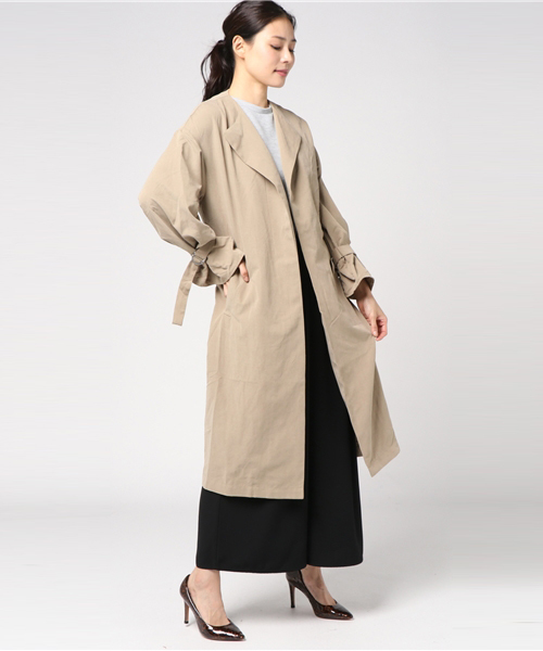 earth music&ecology（アースミュージックアンドエコロジー）の「ドロップショルダーノーカラーコート（ノーカラージャケット・レディース・ベージュ/ネイビー/カーキ・FREE）」の14枚目の写真