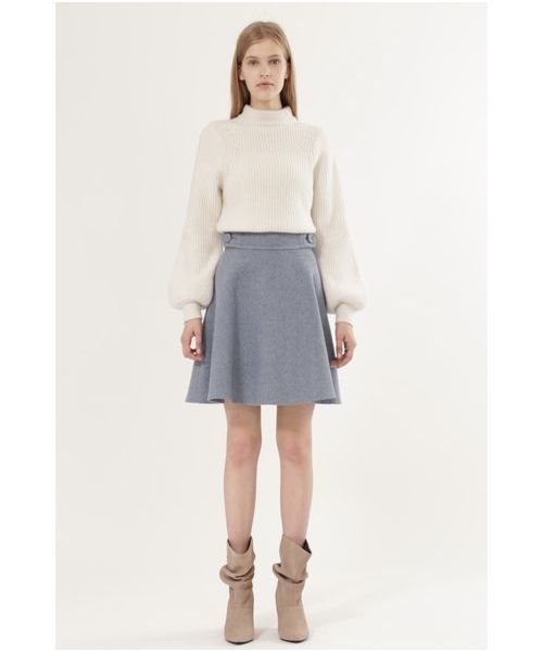 JILL STUART（ジルスチュアート）の「ポリシアミドルネックニット（ニット/セーター・レディース・ホワイト/グレー/ブルー・M/MEDIUM）」の4枚目の写真