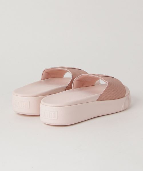 PUMA(プーマ)の「プラットフォーム スライド ウィメンズ EP (WOMEN)(サンダル・レディース・ベージュ/ブラック・22.0cm/23.0cm/25.0cm/24.0cm)」の3枚目の写真