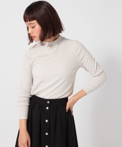 LOWRYS FARM(ローリーズファーム)の「トタンテレコハイネック 781428 (Tシャツ/カットソー・レディース・ブラック/オフホワイト/ホワイト×ブラック/グレー/ブルー/パープル・MEDIUM/LARGE)」の5枚目の写真